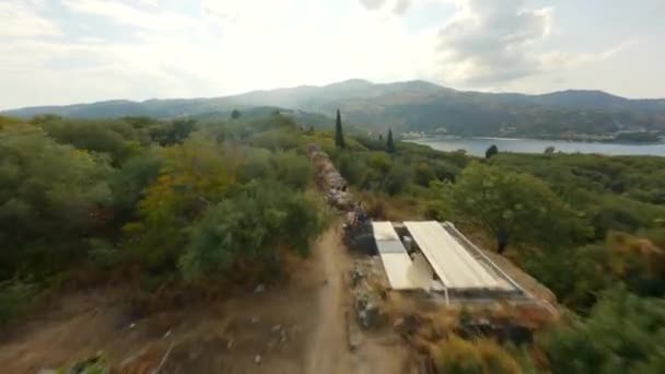 Drone Over Ruined Wall in Corfu Τοπίο — Αρχείο Βίντεο