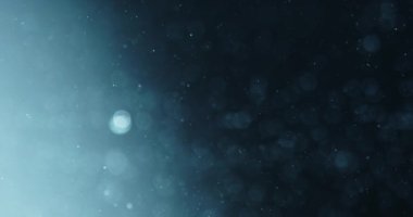 Mavi Arkaplan Karşısında Suda Kabarcıklar Yükseliyor