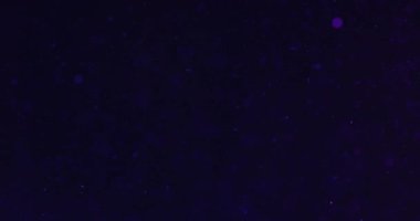 Siyah Arkaplan Karşısında Sudaki Mavi Baloncuklar