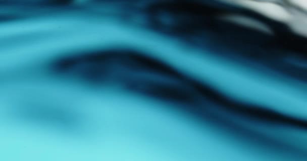 Bentuk Abstrak Membuat Permukaan Air Biru Dalam Permukaan Gerak — Stok Video