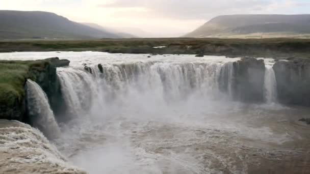 Cascading Water Of Godafoss Waterfall — Vídeo de Stock