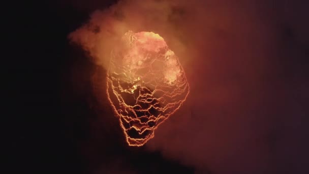 Drónlövedék füstből és lávából a kitörő vulkánból — Stock videók