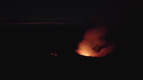 Drone Flight Of Smoke Glowing From Erupting Volcano — Stok Video