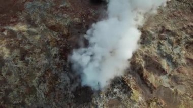 Kaplıcadan İHA Buhar Döküyor