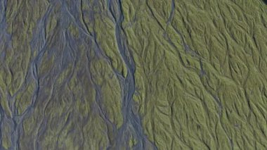 Örülmüş Nehrin Kurumuş Nehir yatağı Üzerinde İnsansız Hava Aracı