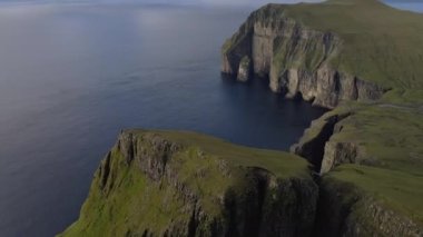 Asmundarstakkur Deniz Yığını ile Sahil üzerinde İHA