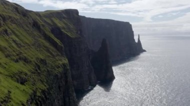 Suduroy 'un Kıyı ve Kayalıkları İnsansız Hava Aracı