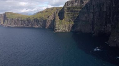 Uçurumların kıyılarına doğru insansız hava aracı