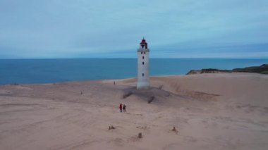 Rubjerg üzerinde İHA Knude Deniz feneri ve Plaj
