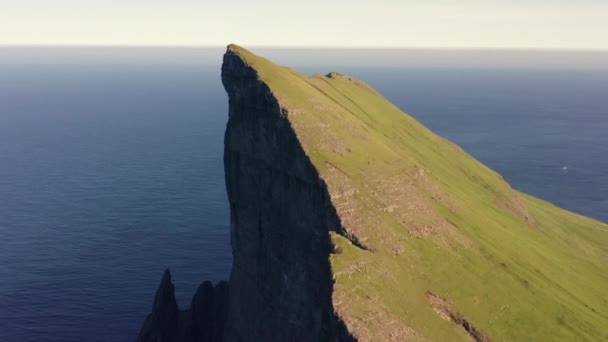 Drone Shot Of Mylingur Mountain On Streymoy Island — стокове відео
