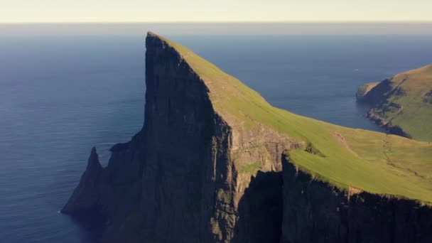 Drone Shot Of Mylingur Mountain On Streymoy Island — стокове відео