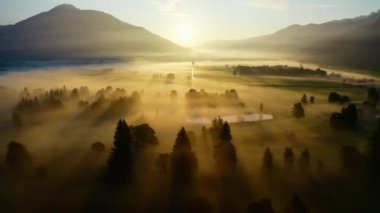 Zell Am 'in Ruhsal Bulanık Manzarasında İnsansız Hava Aracı Gün Doğuşunu Gör