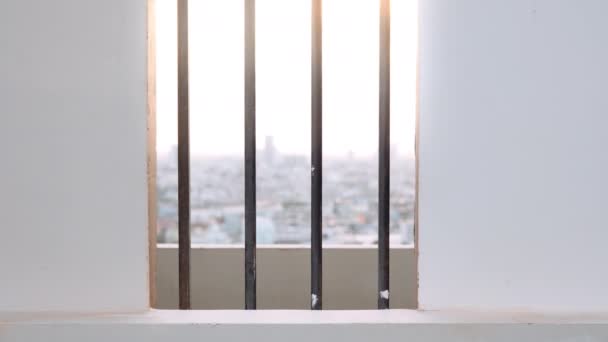 Барів через вікно з видом на Бангкок — стокове відео