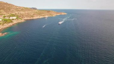 Kaptan De Creus 'un Tekne ve sahil şeridinde İHA.