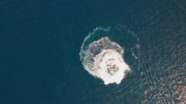 Drone Over Circling Jet Ski Off Coastline Of Cap De Creus — Αρχείο Βίντεο