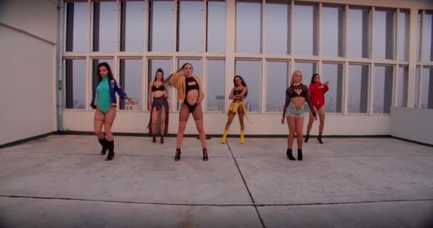 Female Dance Crew Performing On Rooftop — Stock Video