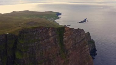 Uçurumdan İHA, Beinisvord