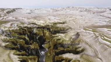 Fjaorargljufur Kanyonu üzerinde İHA Uçuşu