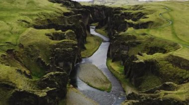 Fjaora Nehri ve Fjaorargljufur Kanyonu üzerinde İHA