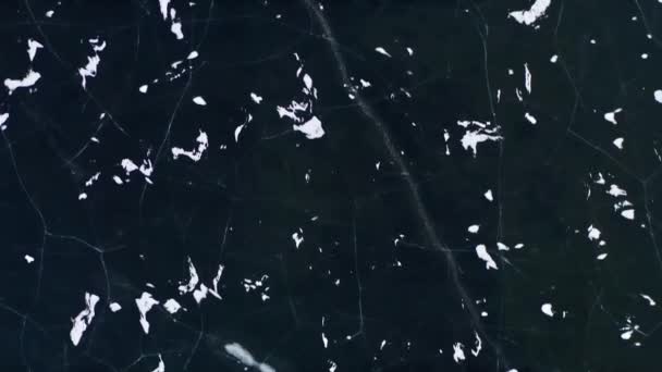 凍った湖の砕けた氷のドローン撮影 — ストック動画
