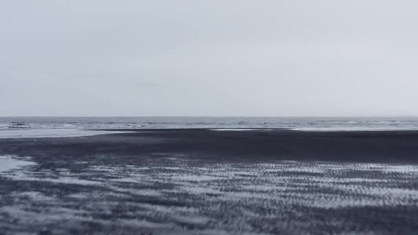 Drone Flight Rising Over Black Sea Towards Grey Horizon — Stockvideo