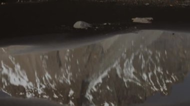 Puslu Vestrahorn Dağı 'yla Plaj