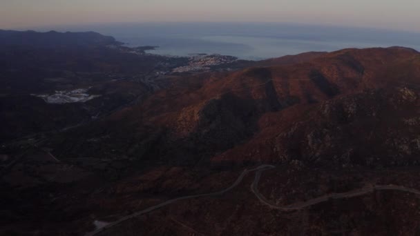 Drone over Sunlit Tájkép Sant Pere De Rodes — Stock videók