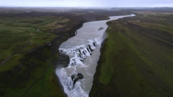 Drone Over Gullfoss Waterfall In Canyon Of The Hvita River — Vídeo de stock