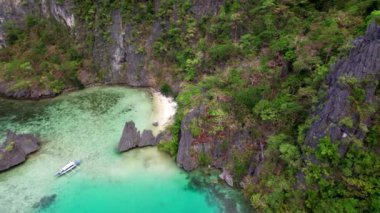 Gizli Plajın Kıyı şeridinde İHA Yükseliyor