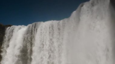 İzlanda 'da Şelale Şelaleleri