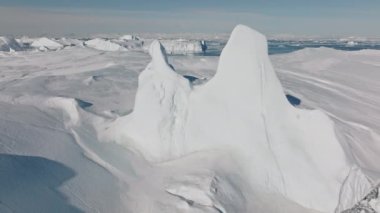 Ilulissat Icefjord 'a, Unesco Dünya Mirası Alanına, Grönland' a Geniş İHA Uçuşu