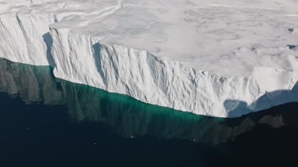 Szeroki Lot Dronem Nad Morzem Wybrzeże Lodowe Ilulissat Icefjord Unesco — Wideo stockowe