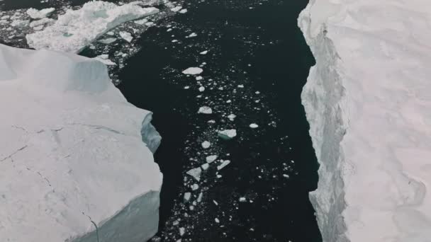 Vôo Zangão Largo Inclinado Para Baixo Sobre Mar Gelo Ilulissat — Vídeo de Stock