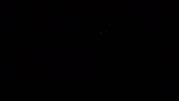 空中Fpv无人机拍摄了一个多彩的烟火表演的史诗般的令人震惊的观点 旋转360转的螺旋桨 — 图库视频影像