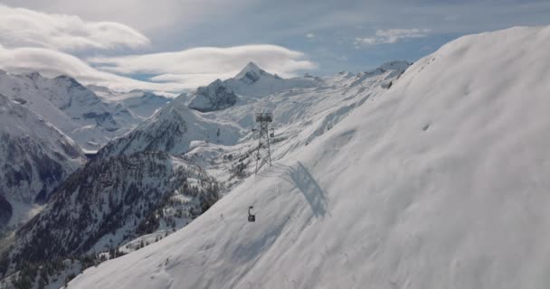 Wide Slow Motion Drone Flight Winter Tracking Cable Car Kitzsteinhorn — Stock Video