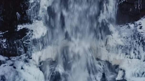 Vista Aérea Cascada Gufufoss Islandia Hombre Para Parte Superior Cascada — Vídeos de Stock