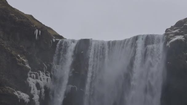 Falling Flows Waterfall Skogafoss Giorno Coperto Islanda Primo Piano Colpo — Video Stock