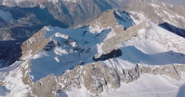 Amplio Vuelo Drones Invierno Sobre Los Picos Montaña Kitzsteinhorn Alta — Vídeos de Stock