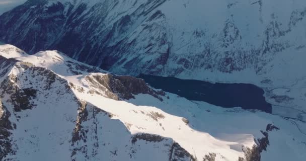 Amplio Vuelo Aviones Tripulados Panorámica Sobre Pico Lago Montaña Kitzsteinhorn — Vídeos de Stock