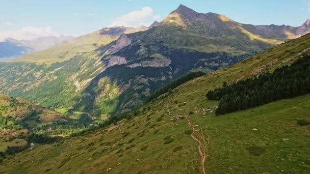Wide Drone Shot Hills Sunlit Mountains French Pyrenees Occitanie Frankrijk — Stockvideo