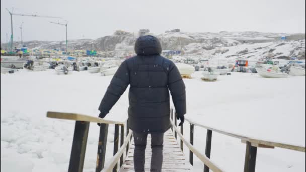 Lockdown Wide Slow Motion Shot Man Winter Coat Walking Snow — Stock Video