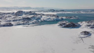 Sisimiut, Qeqata Belediyesi, Grönland tarafından Buzun Üzerinden Kıyıya Geniş İHA Uçuşu