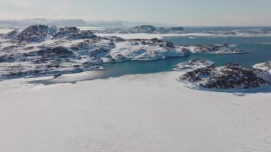 Sisimiut, Qeqata Belediyesi, Grönland tarafından Buzun Üzerinden Kıyıya Geniş İHA Uçuşu