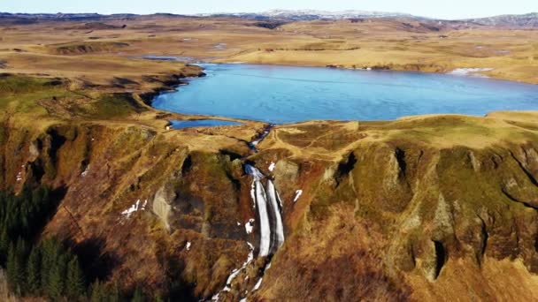 Zlanda Daki Mavi Göl Den Şelale Nin Hava Panoramik Manzarası — Stok video