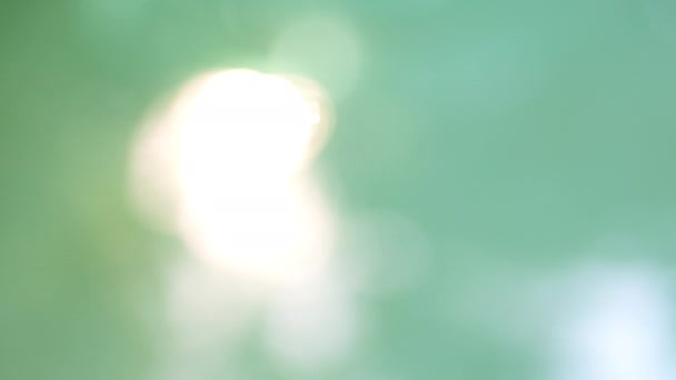 Ослабленные Солнечные Блики Поверхности Воды Солнечные Лучи Мерцают Воде — стоковое видео