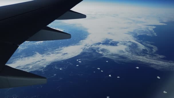 Arktik Atlantik Okyanuslarıyla Çevrili Grönland Uçağından Geniş Açılı Görüntü — Stok video