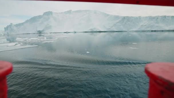 Wide Slow Motion Shot Deck Boat Sailing Clam Sea Iceberg — 图库视频影像