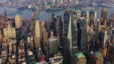 New York Manhattan Finansal Bölgesinin Hava Görüntüsü Bir Helikopterden Çekildi. Kentsel Şehir Manzarası. Geniş Panoramik Görüntüyü Yakınlaştır
