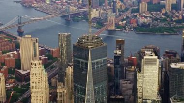 New York Manhattan Finansal Bölgesinin Hava Görüntüsü Bir Helikopterden Çekildi. Kentsel Şehir Manzarası. Geniş Panoramik Görüntüyü Yakınlaştır