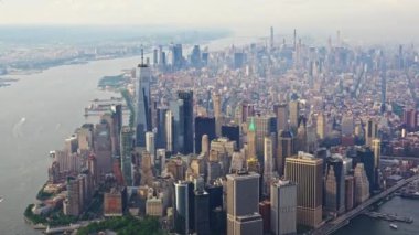New York Manhattan Finansal Bölgesinin Hava Görüntüsü Bir Helikopterden Çekildi. Kentsel Şehir Manzarası. Geniş Panoramik Çekim